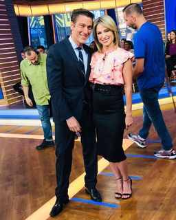 Amy Robach feet photo thumbnail