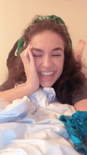 Kéfera Buchmann feet photo thumbnail