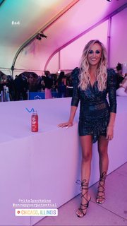 Nastia Liukin feet photo thumbnail