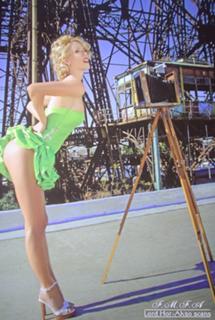 Nicole Neumann feet photo thumbnail