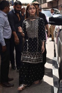 Alia Bhatt feet photo thumbnail