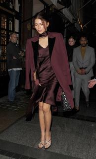 Zendaya feet photo thumbnail