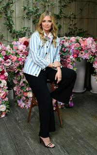 Mischa Barton feet photo thumbnail