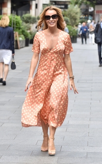 Amanda Holden feet photo thumbnail