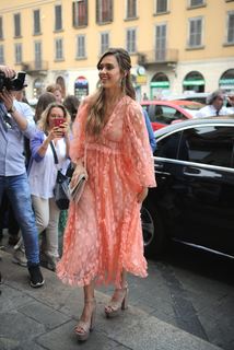 Jessica Alba feet photo thumbnail