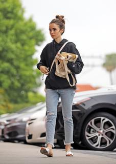 Lily Collins feet photo thumbnail