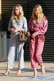 Sofia Richie feet photo thumbnail
