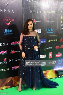 Shraddha Kapoor feet photo thumbnail