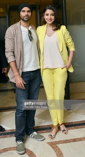 Anushka Sharma feet photo thumbnail