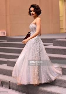 Kangana Ranaut feet photo thumbnail