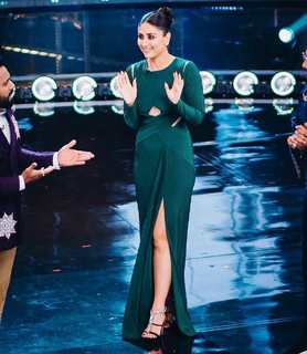 Kareena Kapoor feet photo thumbnail