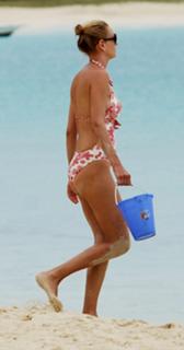 Uma Thurman feet photo thumbnail