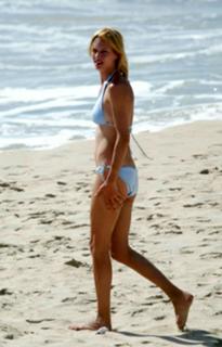 Uma Thurman feet photo thumbnail
