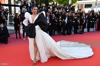 Deepika Padukone feet photo thumbnail