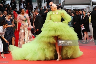 Deepika Padukone feet photo thumbnail