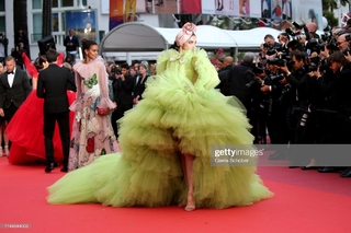 Deepika Padukone feet photo thumbnail