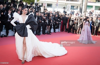 Deepika Padukone feet photo thumbnail
