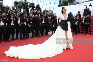 Deepika Padukone feet photo thumbnail