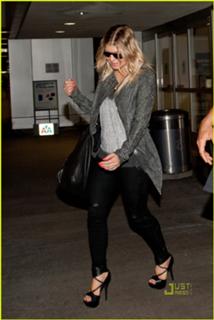 Fergie feet photo thumbnail