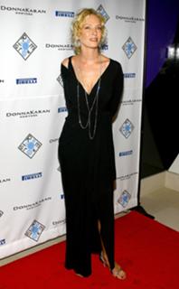 Uma Thurman feet photo thumbnail