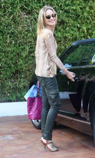 Sharon Stone feet photo thumbnail