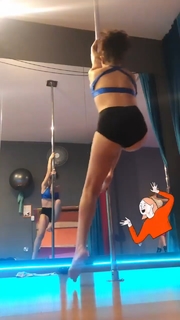 Kéfera Buchmann feet photo thumbnail