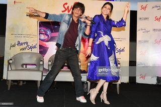 Anushka Sharma feet photo thumbnail