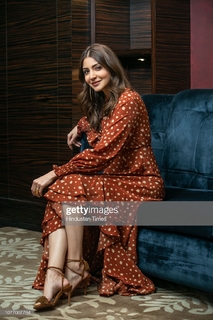 Anushka Sharma feet photo thumbnail