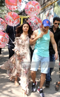 Alia Bhatt feet photo thumbnail