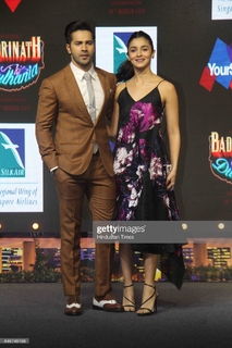 Alia Bhatt feet photo thumbnail