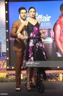 Alia Bhatt feet photo thumbnail