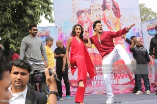 Alia Bhatt feet photo thumbnail