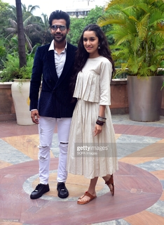 Shraddha Kapoor feet photo thumbnail