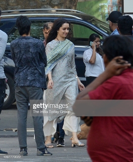 Shraddha Kapoor feet photo thumbnail