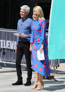 Holly Willoughby feet photo thumbnail