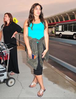 Jordin Sparks feet photo thumbnail