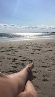 Rachel Bilson feet photo thumbnail
