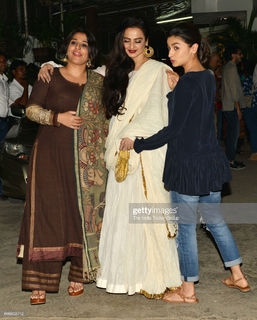 Alia Bhatt feet photo thumbnail