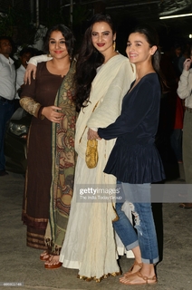 Alia Bhatt feet photo thumbnail