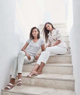 Lais Ribeiro feet photo thumbnail