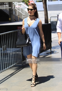Amanda Cerny feet photo thumbnail