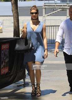 Amanda Cerny feet photo thumbnail