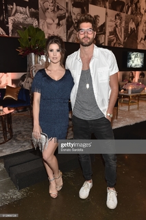 Amanda Cerny feet photo thumbnail