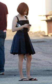 Amanda Seyfried feet photo thumbnail