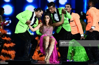 Kriti Sanon feet photo thumbnail