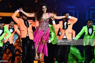 Kriti Sanon feet photo thumbnail