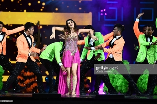 Kriti Sanon feet photo thumbnail