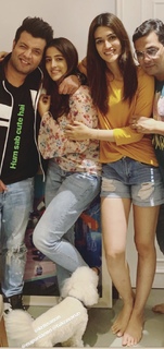 Kriti Sanon feet photo thumbnail
