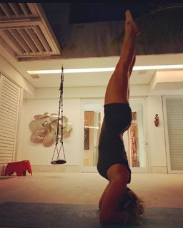 Flávia Alessandra feet photo thumbnail