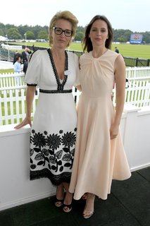 Gillian Anderson feet photo thumbnail